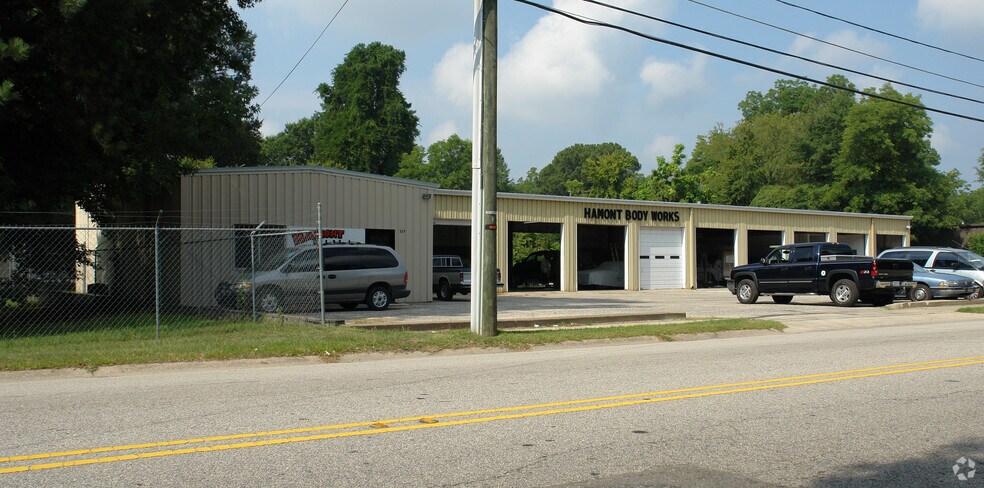 More Photos Of 325 Cumberland St, Fayetteville Auto Repair For Sale
