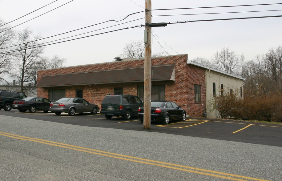 Primary Photo Of 179 Pennsylvania Ave, Malvern Warehouse For Lease