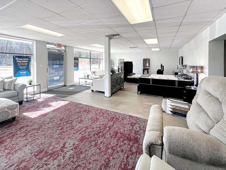 More Photos Of 778 Westover Dr, Danville Flex For Lease