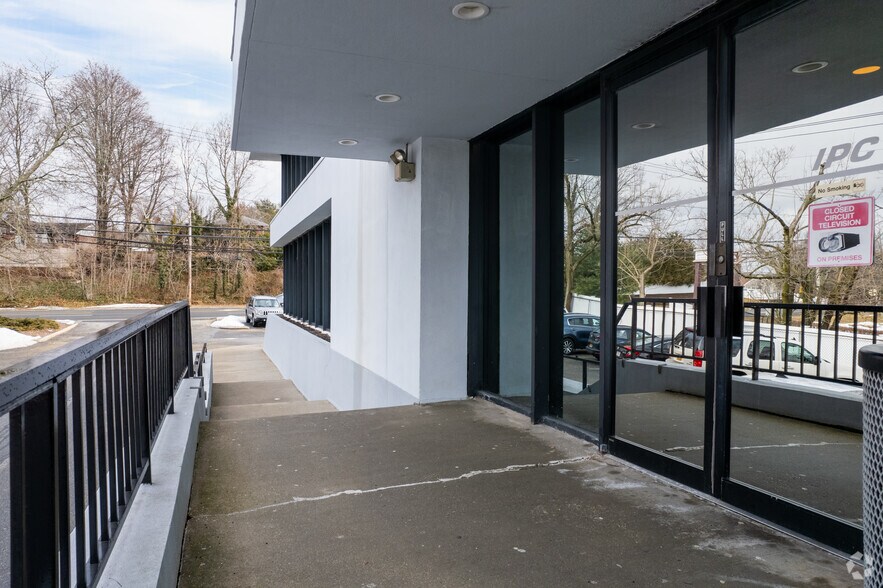 More Photos Of 100 Manetto Hill Rd, Plainview Medical For Sale