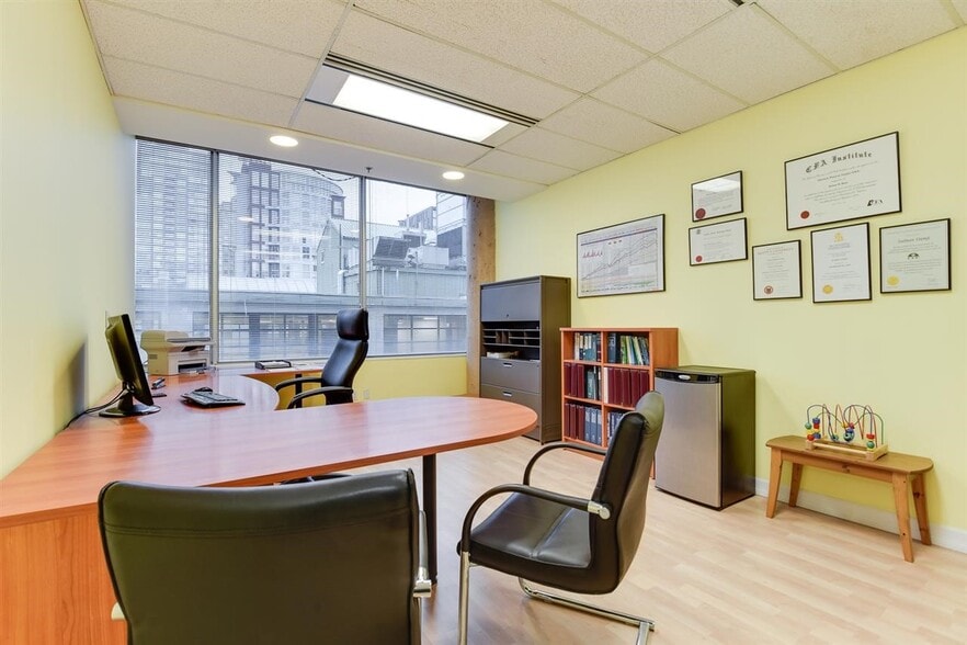More Photos Of 938 Howe St, Vancouver Medical For Sale