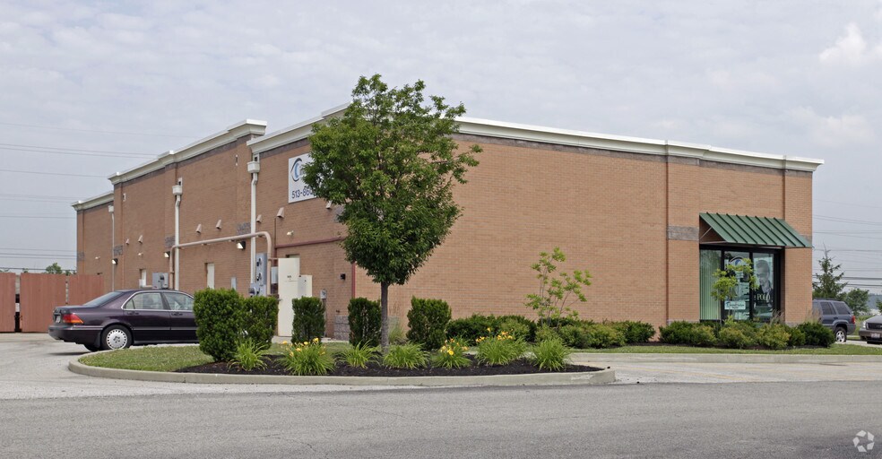 More Photos Of 8629-8637 N Pavilion Dr, West Chester Freestanding For Lease