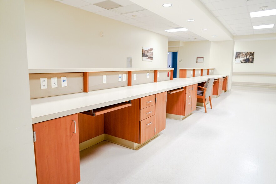 More Photos Of 1903 Doctors Hospital Dr, Bridgeport Office For Sale