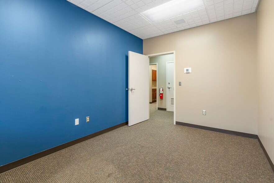More Photos Of 909 E Republic Rd, Springfield Office For Lease