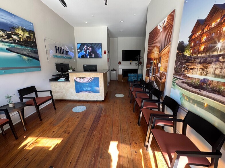 More Photos Of 211-224 W Saint Julian St, Savannah Storefront For Lease