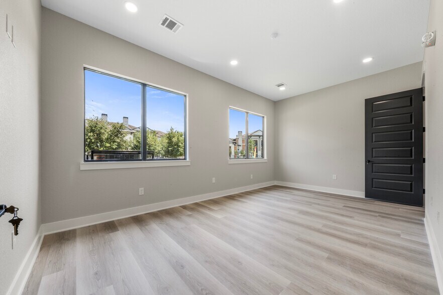 More Photos Of 213 Bella Katy Dr, Katy Medical For Lease