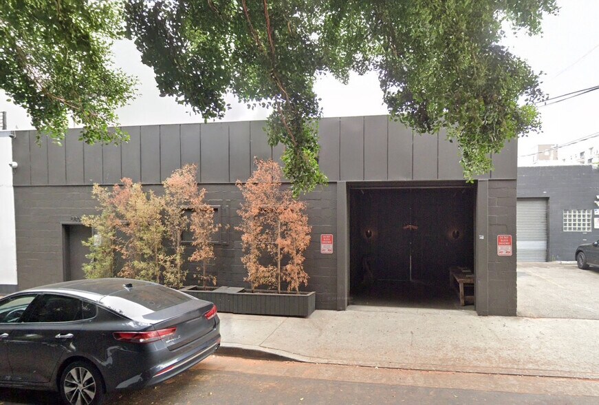 More Photos Of 6600 Lexington Ave, Los Angeles Loft Creative Space For Sale