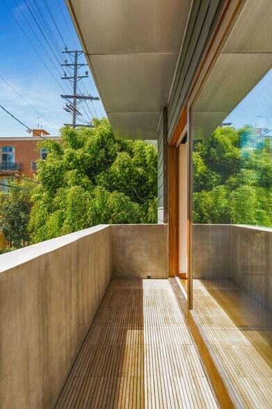 More Photos Of 1800-1808 Thayer Ave, Los Angeles Office For Lease