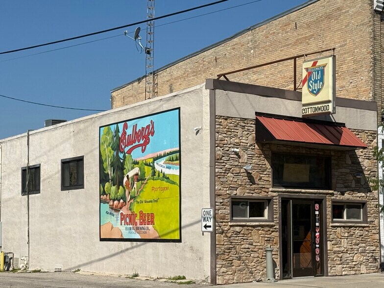 More Photos Of 312 Dewitt St, Portage General Retail For Sale