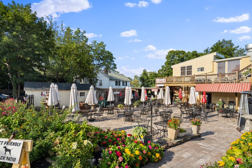 More Photos Of 28 W Bridge St, New Hope Hospitality For Sale