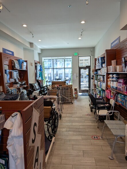 More Photos Of 1618 7th St NW, Washington Storefront Retail Office For Lease