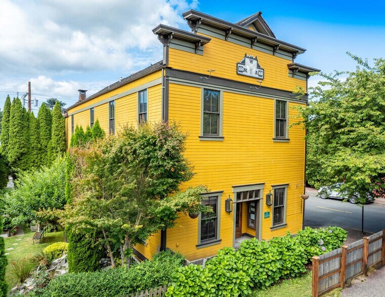 Primary Photo Of 38601 King St st, Snoqualmie Freestanding For Sale