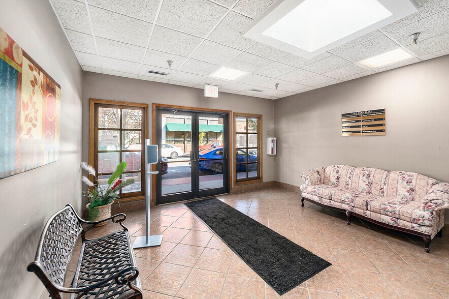 More Photos Of 115-125 E Park St, Olathe Office For Sale