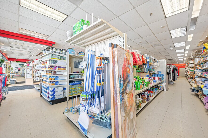 More Photos Of 1550 N Mitchell St, Cadillac General Retail For Lease