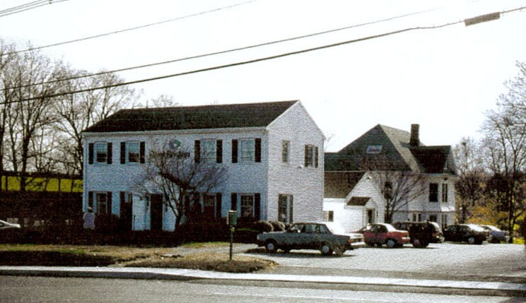 Primary Photo Of 223 E Main St, Marlborough Bank For Lease