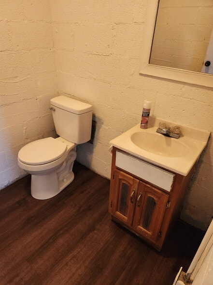 More Photos Of 223 First Ave, Hampton General Retail For Sale