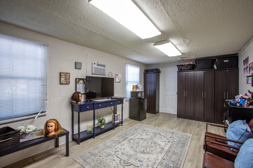 More Photos Of 1500 South St, Leesburg Storefront Retail Office For Sale