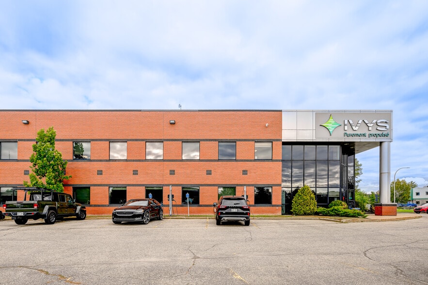 More Photos Of 730 Boul Industriel, Blainville Warehouse For Sale