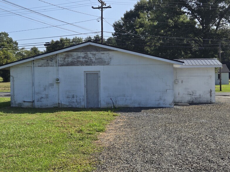 More Photos Of 528 Fork Rd, Norwood General Retail For Sale