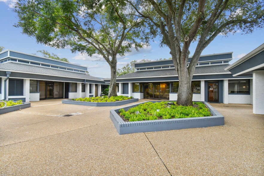 More Photos Of 3910 Northdale Blvd, Tampa Medical For Sale