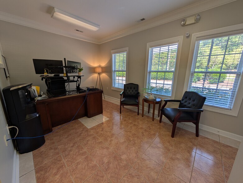 More Photos Of 6511 Creedmoor Rd, Raleigh Office For Lease