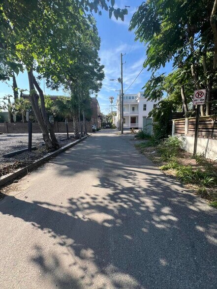 More Photos Of 18 Pinckney St, Charleston Restaurant For Sale
