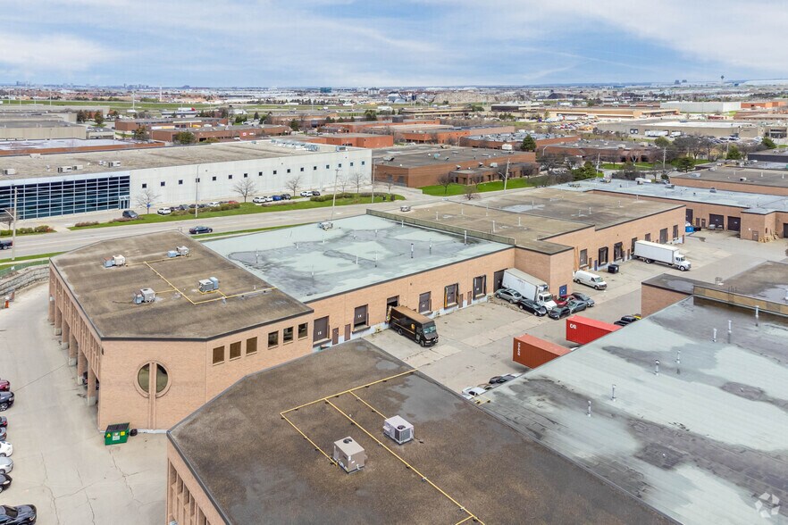 More Photos Of 1050 Kamato Rd, Mississauga Unknown For Lease