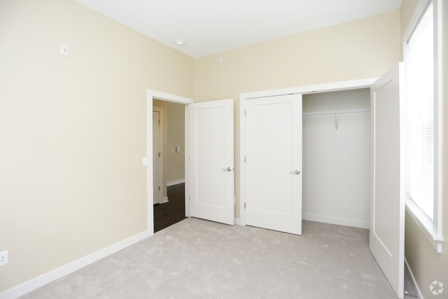 More Photos Of 1059 Wealthy St SE, Grand Rapids Apartments For Lease