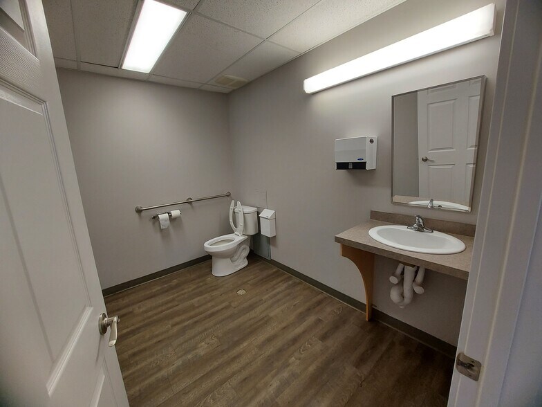 More Photos Of 106 Queensland Cres Bay #150, Red Deer County Light Distribution For Lease