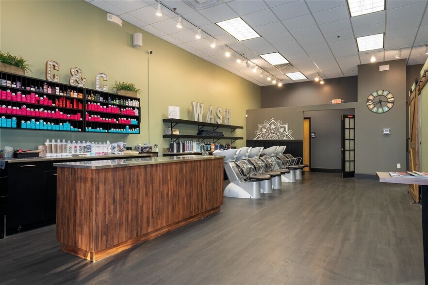 More Photos Of 105 Krispy Kreme Dr, Bloomington Storefront For Sale