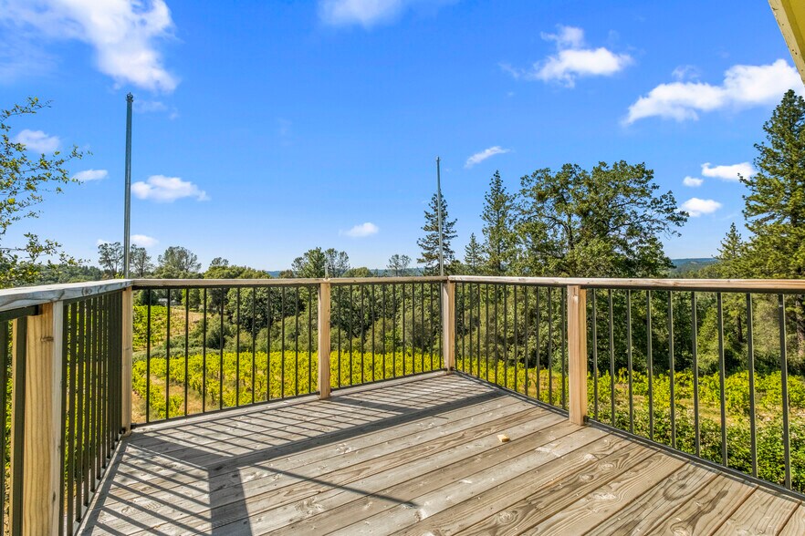 More Photos Of 8221 Stoney Creek Rd, Fair Play Winery Vineyard For Sale