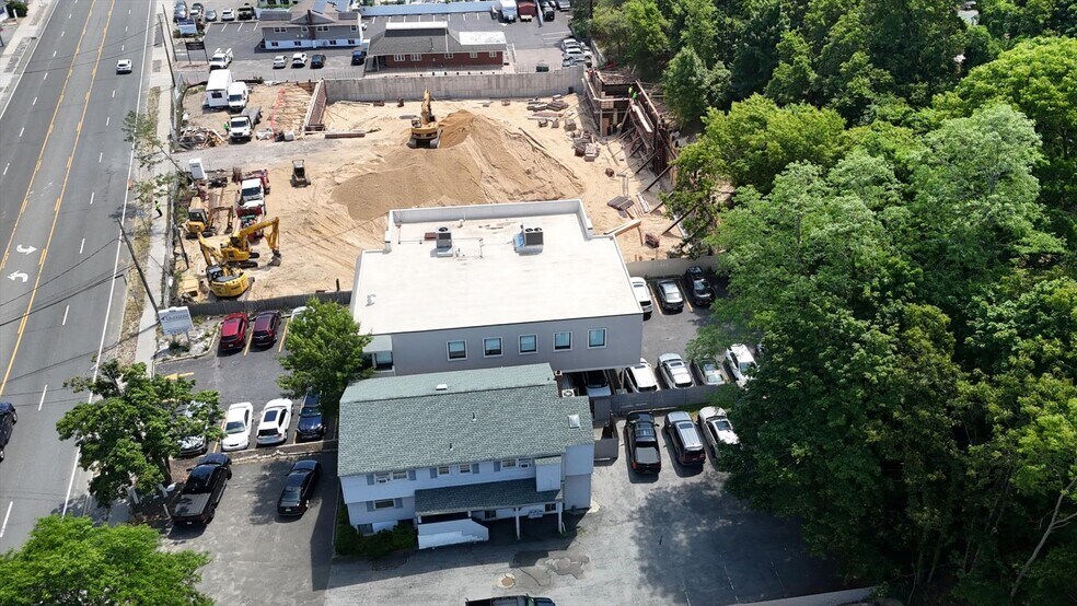 More Photos Of 1038 West Jericho Tpke, Smithtown Office For Sale