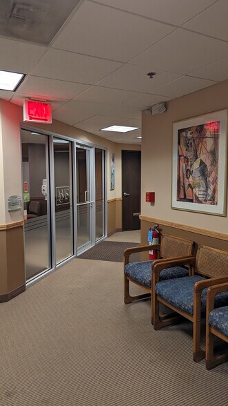 More Photos Of 533 W North Ave, Elmhurst Office For Sale