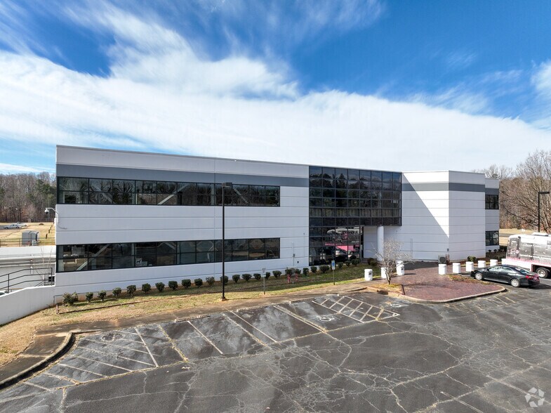 More Photos Of 6900 Morris Estate Dr, Charlotte Manufacturing For Lease