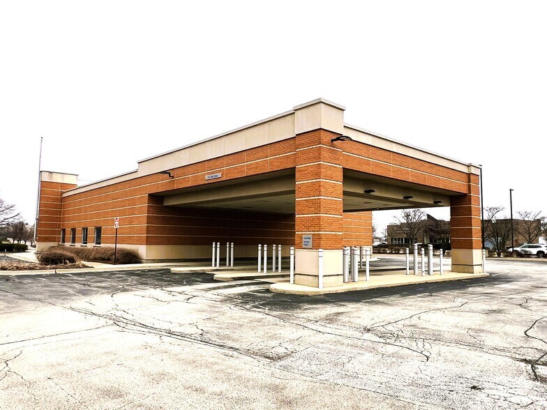 More Photos Of 28301 Diehl Rd, Warrenville Bank For Lease