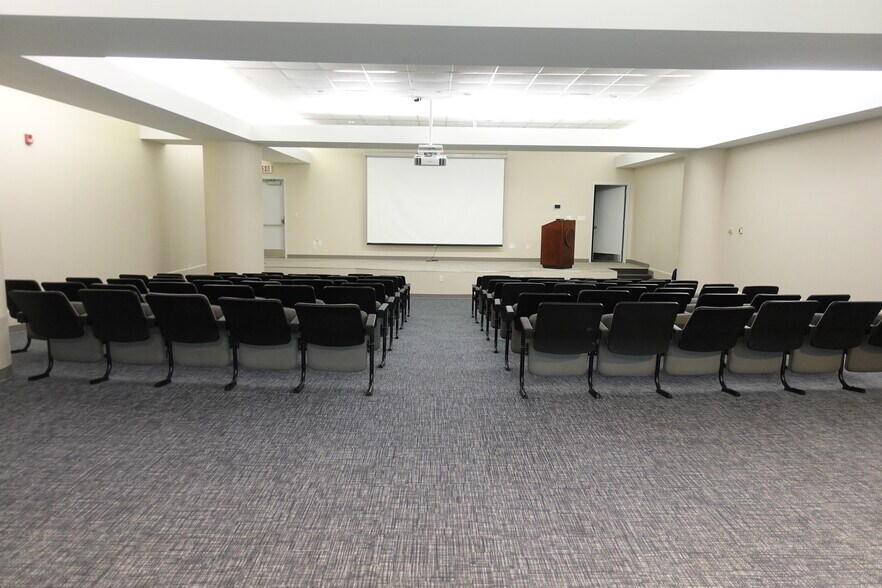 More Photos Of 50 Millstone Rd, East Windsor Unknown For Lease