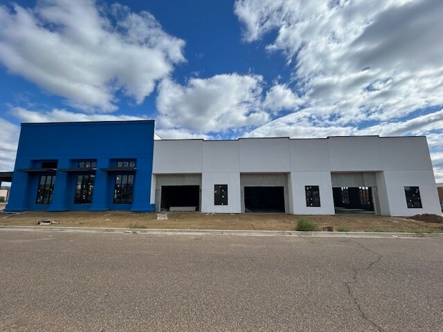 More Photos Of 2411 Jacaman Rd, Laredo Storefront For Lease