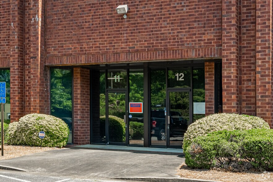 More Photos Of 1165 Allgood Rd, Marietta Distribution For Lease