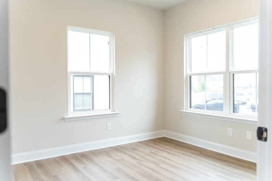 More Photos Of 208 Straight Dr, Anderson Medical For Lease