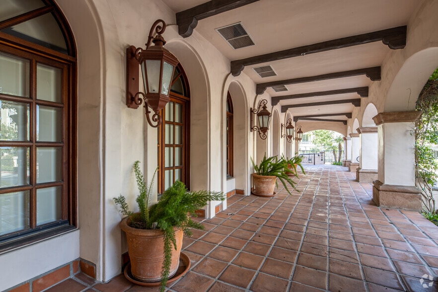 More Photos Of 1901 Newport Blvd, Costa Mesa Medical For Lease