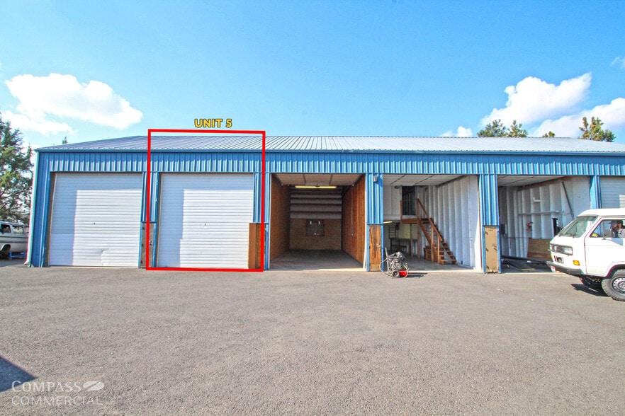 Primary Photo Of 20580 Painters Ct, Bend Industrial For Lease