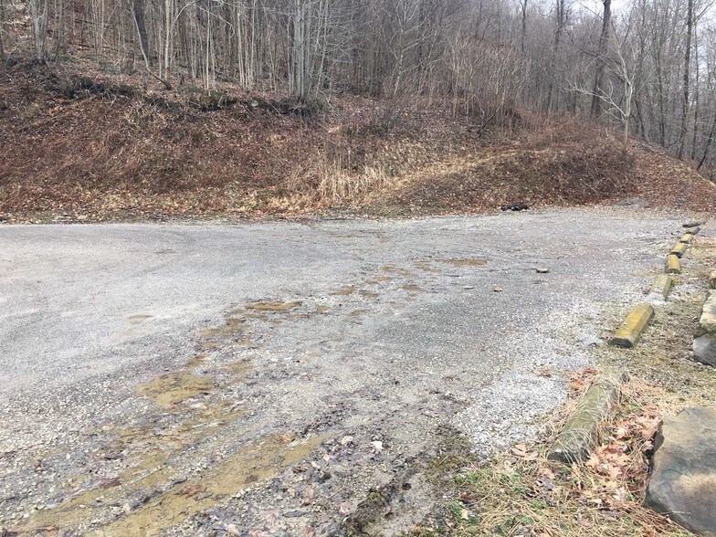 More Photos Of 903 Constitution Blvd, Beaver Falls Office For Lease