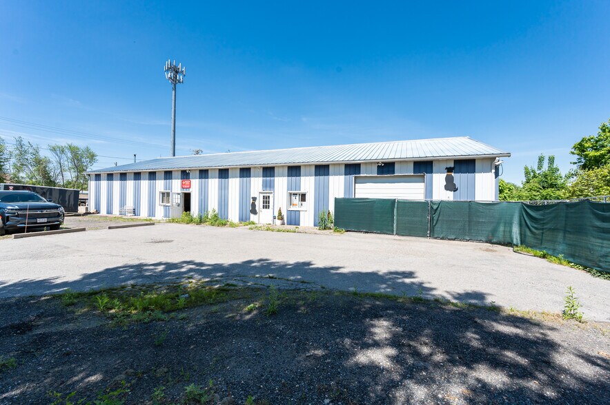 More Photos Of 86 Newburyport Tpke, Newbury Auto Dealership For Sale