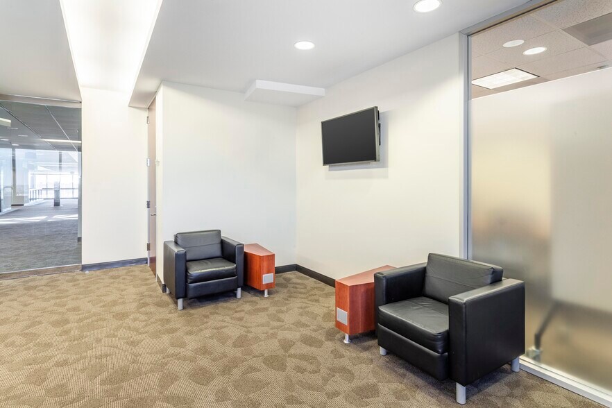More Photos Of 2300 Main St, Kansas City Coworking Space