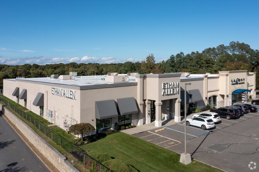 More Photos Of 4016 Nesconset Hwy, East Setauket Freestanding For Lease