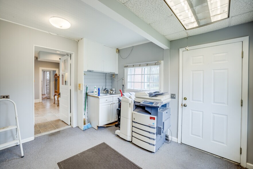 More Photos Of 913 Olney Sandy Spring Rd, Sandy Spring Office Residential For Sale