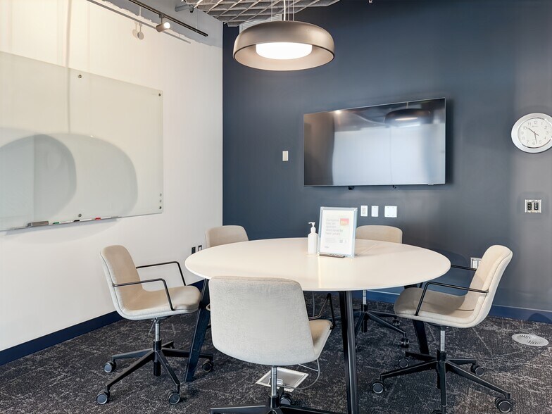 More Photos Of 685 Centre St SW, Calgary Coworking Space