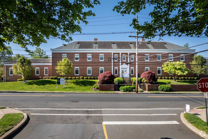 More Photos Of 97 Main St, Chatham Office For Lease