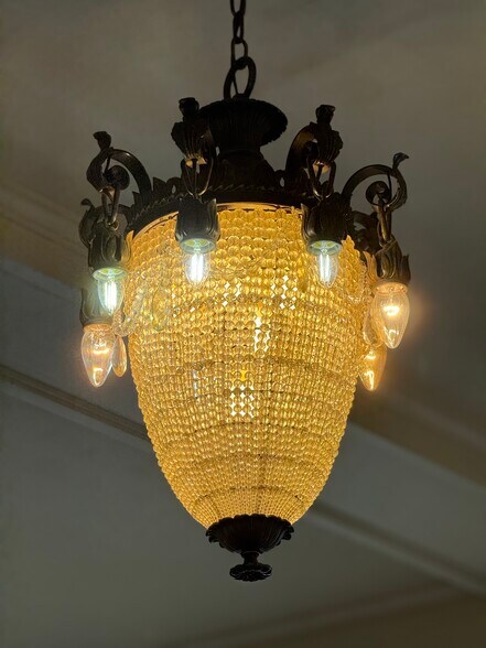 More Photos Of 118 E Court St, Paris Hotel For Sale