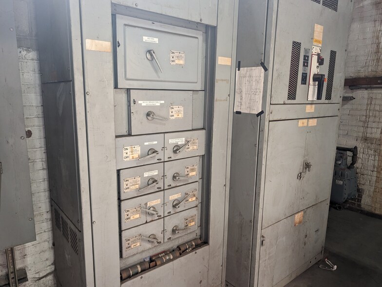 More Photos Of 87 Linnet St, Bayonne Industrial For Sale